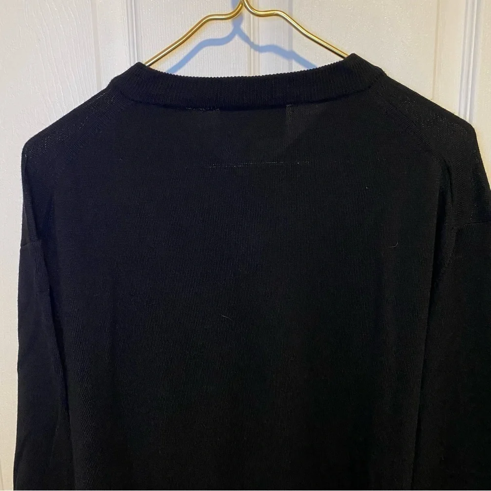 Huntington v neck black sweater made in Italy 100% Merino Wool Large size: 52